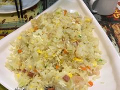 -扒虾小妹儿麻辣海鲜(宏图街店)