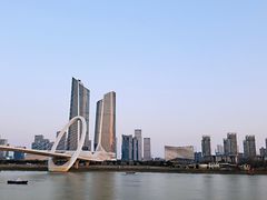 -南京眼步行桥