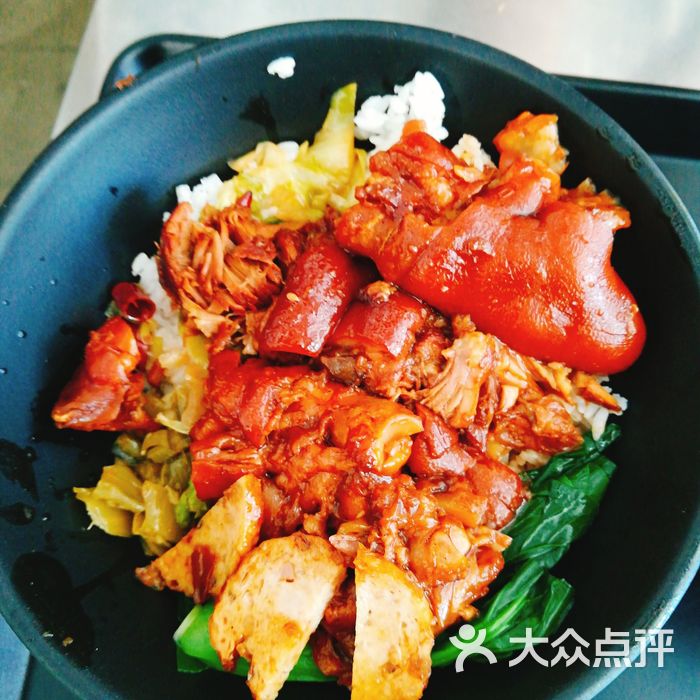 槑卤金牌猪脚饭