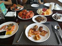 -荣誉国际酒店-云顶旋转餐厅