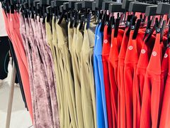 -lululemon(比斯特购物村店)
