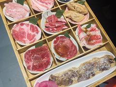 -青瓦炭韩潮烤肉(花园道店)