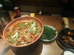 -云海肴·汽锅鸡·云南菜(天山百盛优客店)