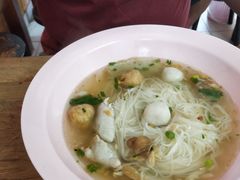 清汤鱼丸米粉-马里奥明星猪脚饭