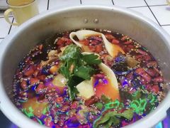 -晓彭肥肠鸡·泡椒鸡火锅(水木天地店)
