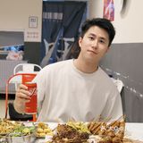 这里竟然有这么多年轻人撸串⁉️百色风味烧烤