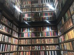 -钟书阁(群光广场店)
