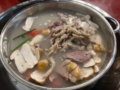 -老石黑山羊毛驴肉火锅(金凯广场店)