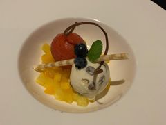 水果荟萃草莓雪芭-圣丰索菲特·法国餐厅