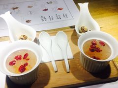 蔓越莓桃胶炖银耳-炖物24章·顺时轻养茶(杭州大厦店)