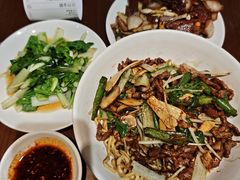 生爆牛肉面-寻裕记·现炒浇头面(人民广场店)