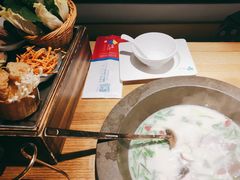 -咕嘟草帽鱼·牛奶一样的鲜鱼汤(天鹅湖万达广场店)