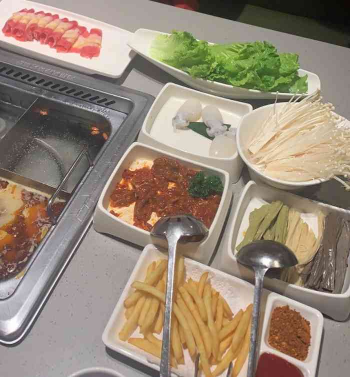 海底捞火锅(德思勤四季汇店)-"位置就在b3栋4楼刚进去还是感觉位置有.