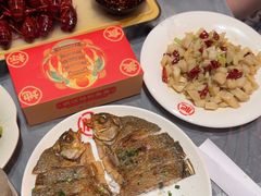 -肥肥虾庄·金牌油焖大虾(杨园滨江时代walk店)