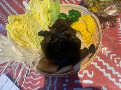 昆明寻甸酸菜牛肉火锅-云边嬢嬢·云南野料现摏火锅