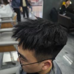 -藤野造型烫发染发