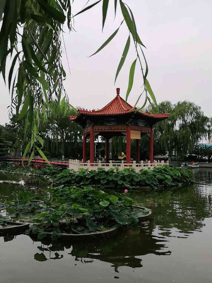 福海公园-"原来还不错,小时候老在里面玩碰碰车,还有.