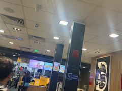 -麦当劳(上海虹桥站30B检票口楼上)