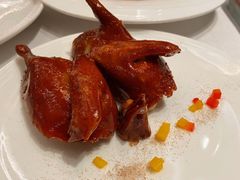 玻璃皮润烧乳鸽皇-北京厨房(SKP店)