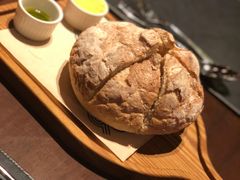 餐前面包-恰餐厅及酒吧 CHAR Bar & Grill (北京丽都皇冠假日店)