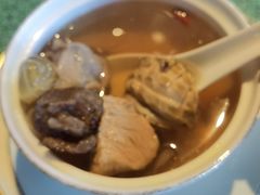 养肝草雪莲籽炖鲜鲍鱼汤-三号黄浦会Canton Table