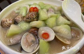 Clam Stir-Fried Loofah