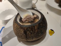 椰子八宝鸡汤-闻见中国海南菜(K11店)