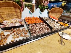 -大中华希尔顿酒店-念自助餐·嗨啤·小龙虾