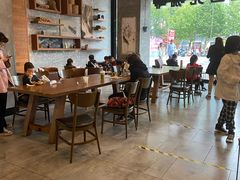 大堂-星巴克(济宁万达广场店)