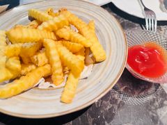 木姜子薯条-LESCEDARS Brasserie Bistro香柏树