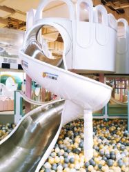 -多多淘儿童体验中心(重庆来福士店)