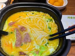 -阿香米线(闸北大润发店)