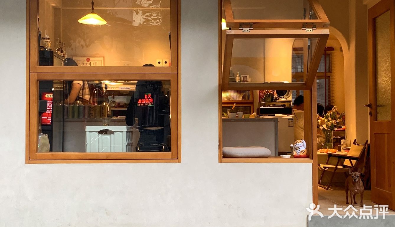 在咖啡厅交了一个叫“妞妞”的新朋友