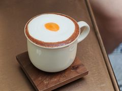 荷包蛋肉桂拿铁-铁手咖啡制造局Metal Hands(永嘉路店)