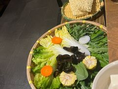 -尚尚仙·酸汤猪手·猪肚鸡火锅(华联万柳购物中心店)