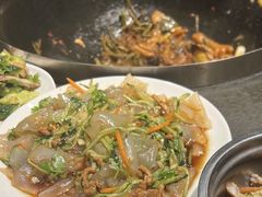 东北拉皮-缘福乡村铁锅炖民宿(八达岭店)