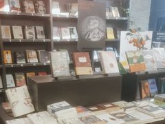 -钟书阁(松江泰晤士小镇店)