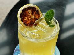 -亚龙湾喜来登·美景台大堂吧