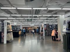 -迪卡侬(苗岭路店)