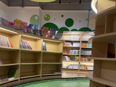 -新华书店(保利水城店)