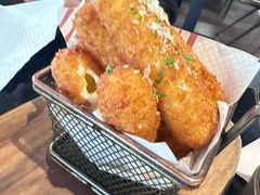 芝士-BOURBON 玻本美式餐厅酒吧(虹桥新天地店)