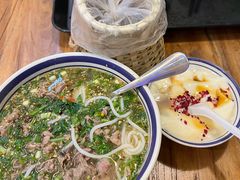 -云阿蛮云南生烫牛肉米线(奉贤路店)