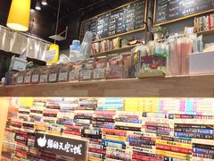 -猫的天空之城概念书店(杭州南宋御街店)