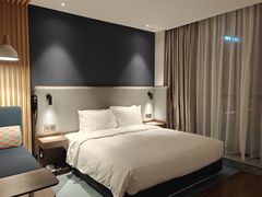 -珠海拱北口岸智选假日酒店