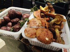 -菌海森林·非遗野生菌火锅(西山区滇池路摩根道店)