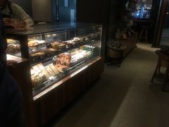 面包甜点陈列柜-星巴克(成都太古里二店)