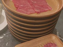-牛YO寿喜烧·铁板烧和牛火锅自助(市府恒隆店)