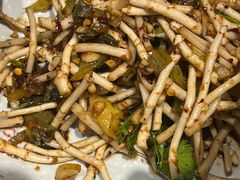 香拌折耳根-干老庆贵州留一手烤鱼·地摊火锅(财经大学店)