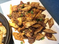 馕炒肉-清真·卡德尔大叔新疆主题餐厅(龙汇路店)