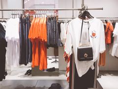 -URBAN REVIVO(欢乐海岸购物中心店)